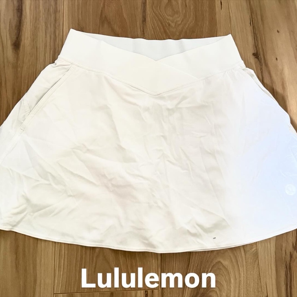 Lululemon Athletica Women's Cream Skater Skirt